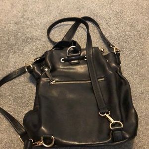 Black shoulder bag